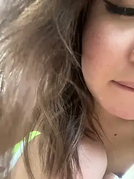 Pokazy przed kamerką – Sarah2127