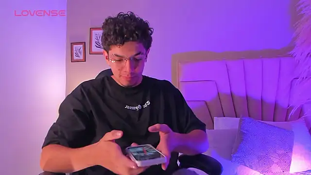 عرض كام Axel_Creed