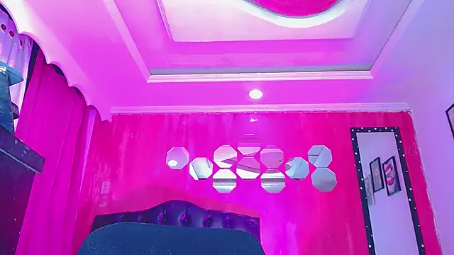 Chat XXX en directo de TiffanyMackensyy