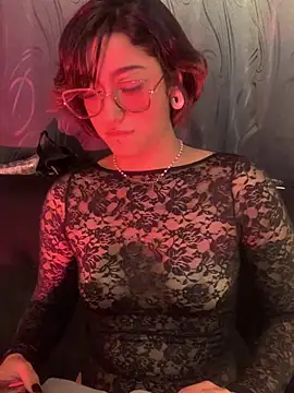 Chatroom XXX en direct de LilithMonette