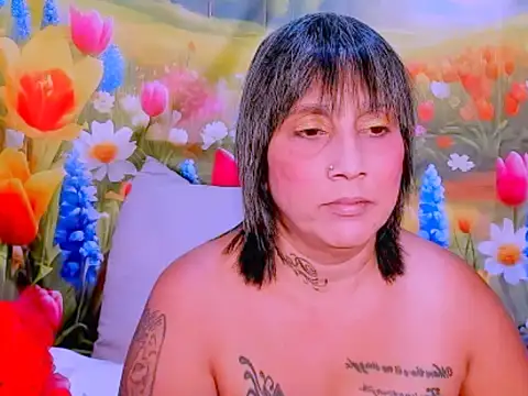 Chat +18 de indianroxy ao vivo