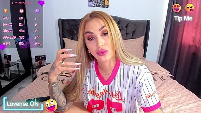 Nicol2Naya élő XXX-chatje