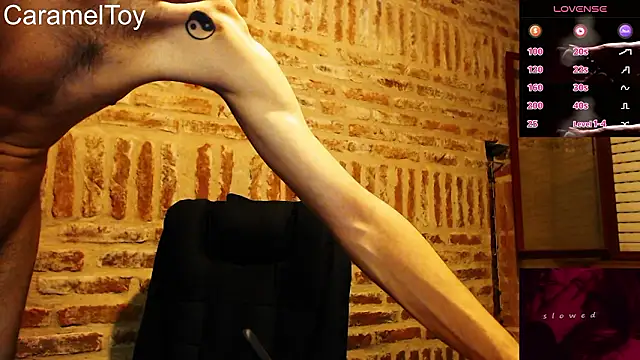 CaramelToy Live XXX Chat