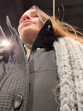 Chat +18 de KishaMur ao vivo