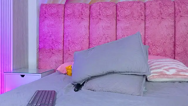 emmacurvy's Live XXX Chat