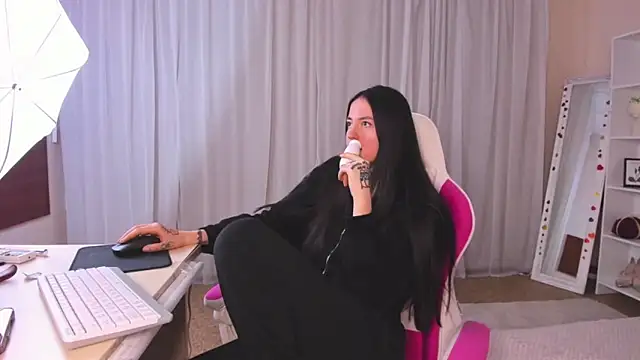 AdrianaCult লাইভ XXX চ্যাট