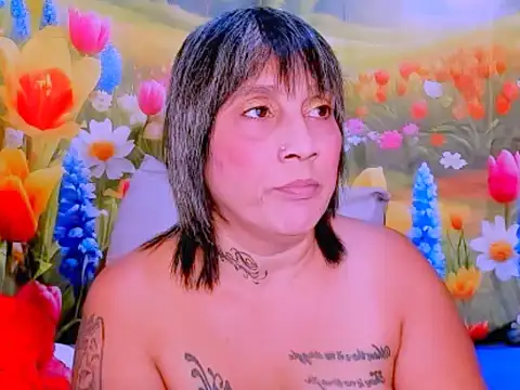 indianroxy Adlı Modelin Canlı XXX Sohbeti