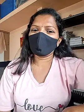 Webkamerová show Tamil_Dharani