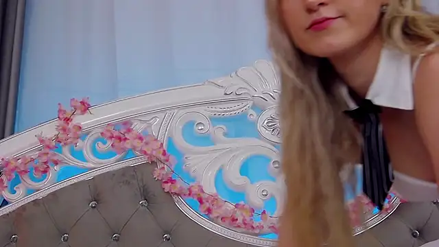 NixxMia's Live XXX Chat