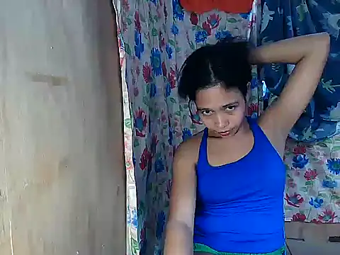 PinaySkinnyGirl élő XXX-chatje