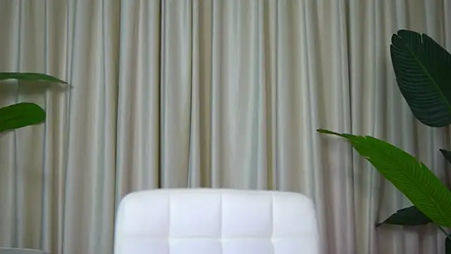 Živý XXX chat FoxieJullia