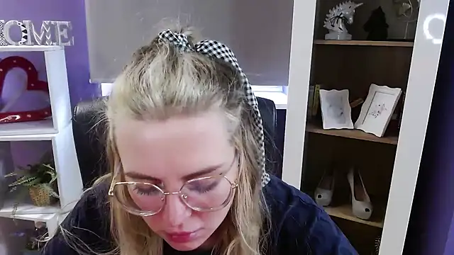 Zoey_Erotic élő XXX-chatje