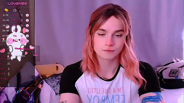 Alice_Hells: διαδικτυακό σόου στην κάμερα