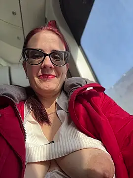 NataKitten Adlı Modelin Canlı XXX Sohbeti