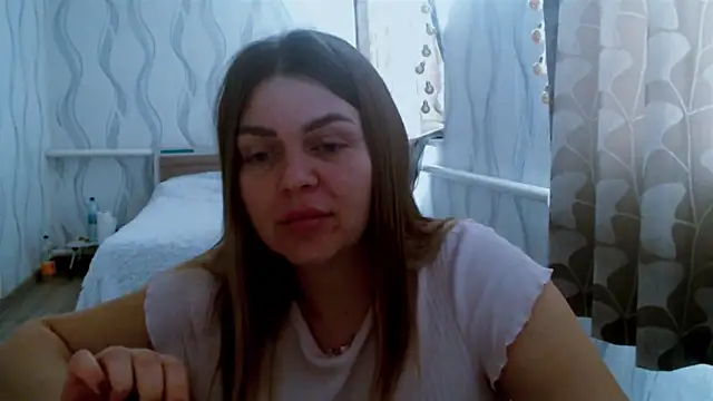 MagicKatarina_: διαδικτυακό σόου στην κάμερα