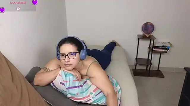 blue__moon_ Adlı Modelin Canlı XXX Sohbeti