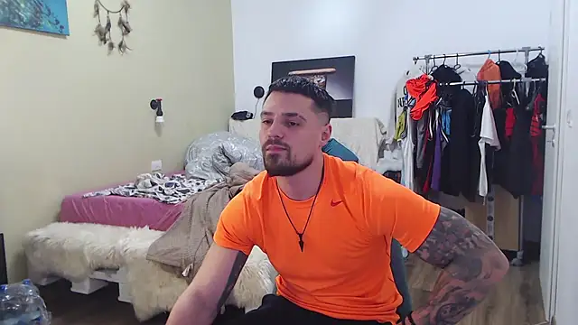 Tiberius_hunk Adlı Modelin Canlı XXX Sohbeti