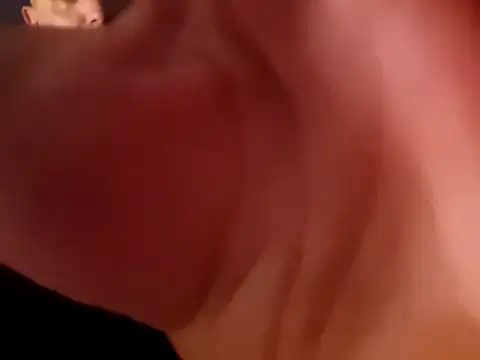 xKinky_Couple Adlı Modelin Canlı XXX Sohbeti