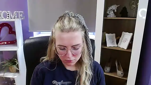 Zoey_Erotic – Naživo XXX chat