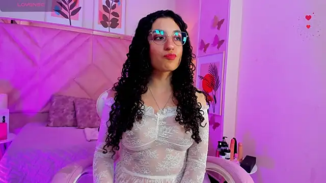 DemiJones_: онлайн-секс-чат