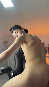 Sebastian_ReedのライブXXXチャット