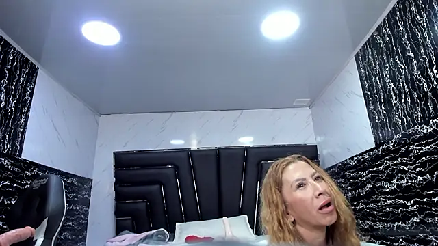 Czat XXX na żywo – Ladyy_Scarlett