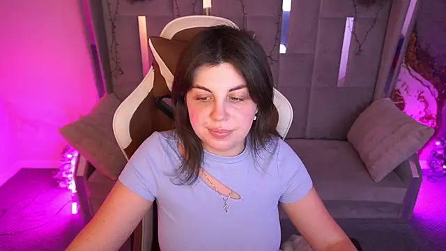 MirandaWong Adlı Modelin Canlı XXX Sohbeti