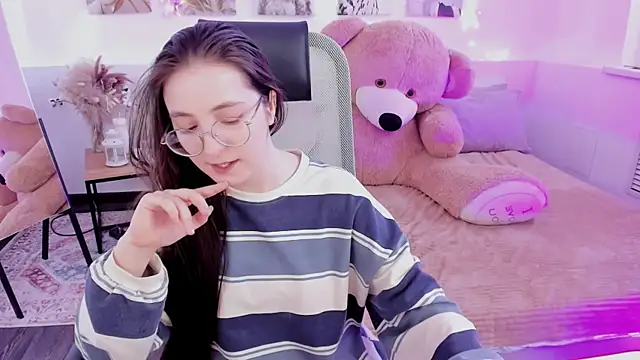 VirtuallVoyant Chat XXX live