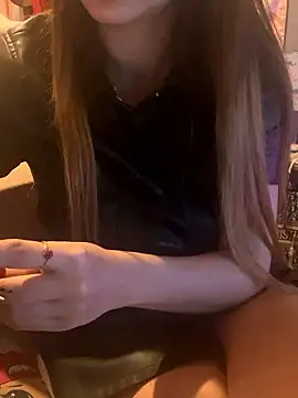 Chat +18 de LaPetitechienne1 ao vivo