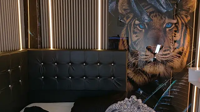 Bruja__Scarlata Webcamshow