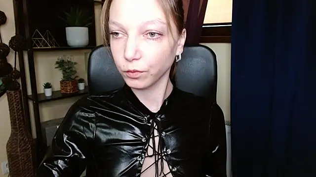 EmillyPlay Chat XXX in diretta