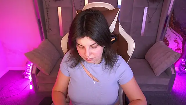 MirandaWong Adlı Modelin Canlı XXX Sohbeti