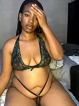 Curvyslut92 Adlı Modelin Canlı XXX Sohbeti