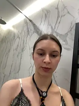 _AlinaHot_ élő XXX-chatje