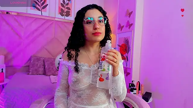 Chat XXX ao vivo de DemiJones_