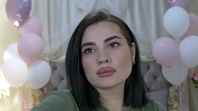 AdrianaTorres Chat XXX in diretta