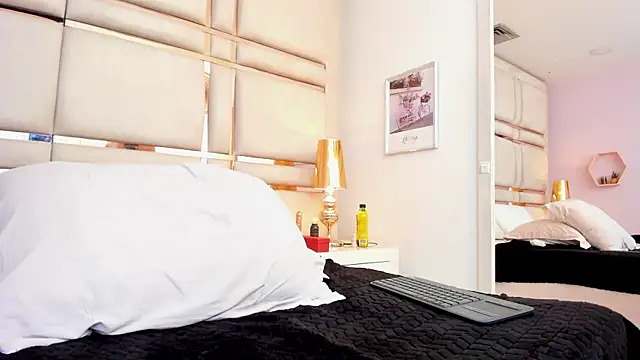 دردشة SalomeSaez الجنسية المباشرة