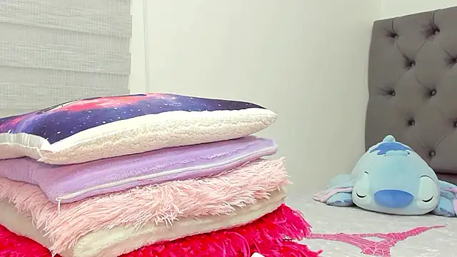 دردشة Elizabeth_18_ الجنسية المباشرة