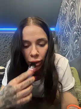 Show modela Queen_of_pain na web-kameri