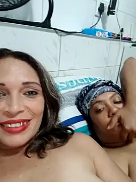 2Juicy_pussy élő XXX-chatje