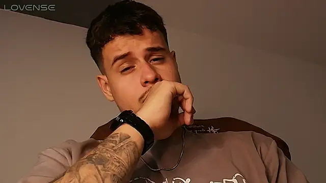 BjornSteel 라이브 XXX 채팅