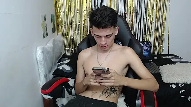 Rimuru17's Live XXX Chat