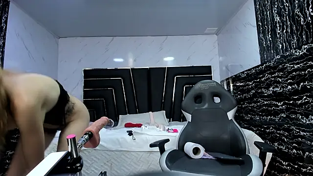 Ladyy_Scarlett élő XXX-chatje