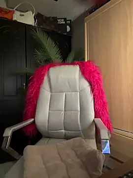 Chat +18 de BigDominaMia ao vivo