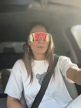 Chat +18 de Wonder_Kari ao vivo