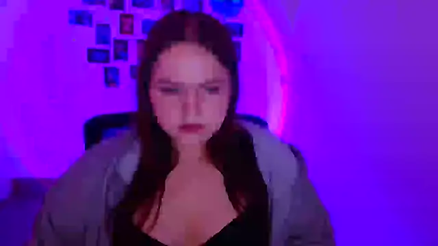 XXX chat uživo modela Kitty_Mia_Kitty