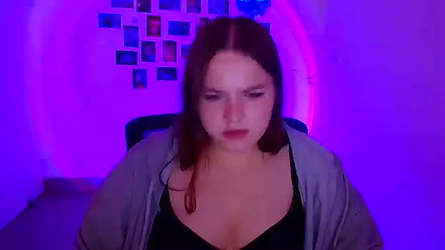 Kitty_Mia_Kitty – Live XXX-chat