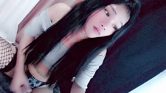 Amomentoflust99 网络视讯表演