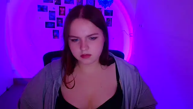 Kitty_Mia_Kitty Live XXX-Chat