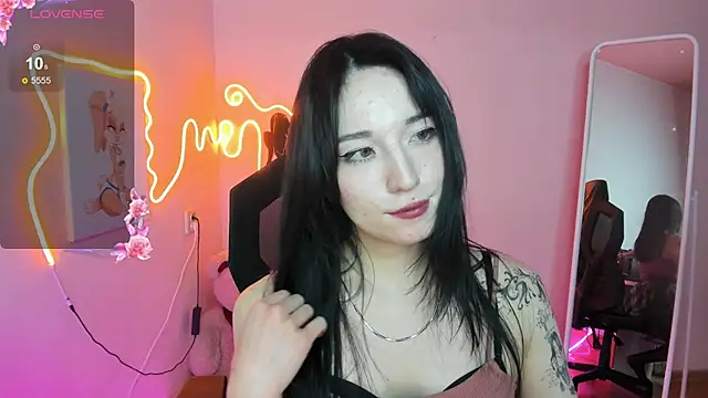 AliceeinWonderlanddd Webcam Show